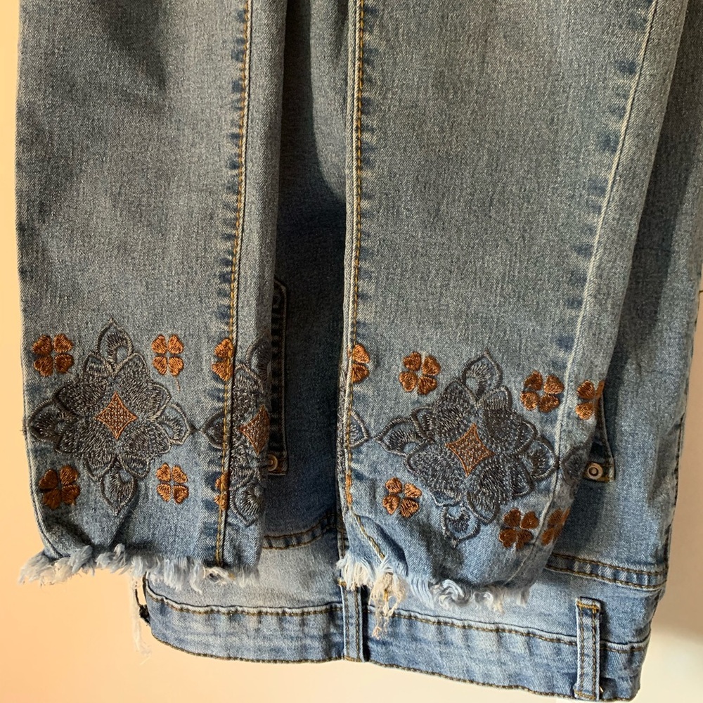 european style embroidered jeans